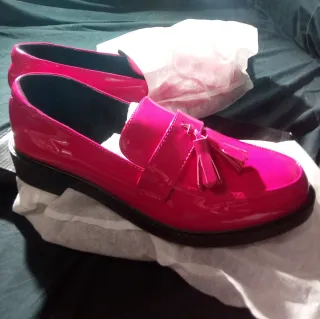Zapatos charol fucsia nuevos Talla 41