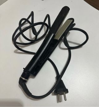 Plancha de pelo negra