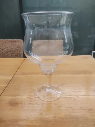 Lote de cristal: jarras, botellas y vasos