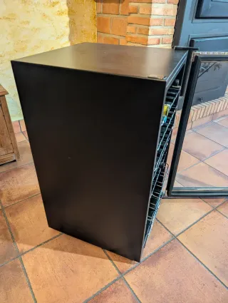 Vinoteca Candy Negra