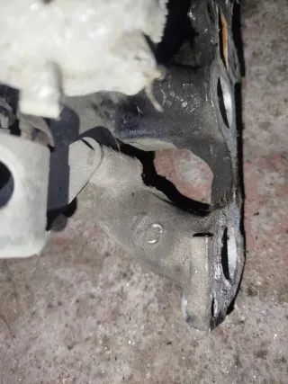 Carburador y colector Fiesta/Escort 1.6 CVH