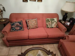Sofá y 2 sillones estilo clásico