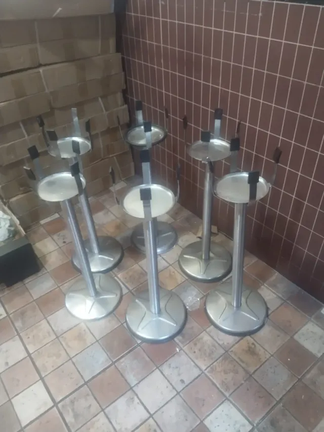 Supporto cubitera in acciaio inossidabile (180€ per tutti)