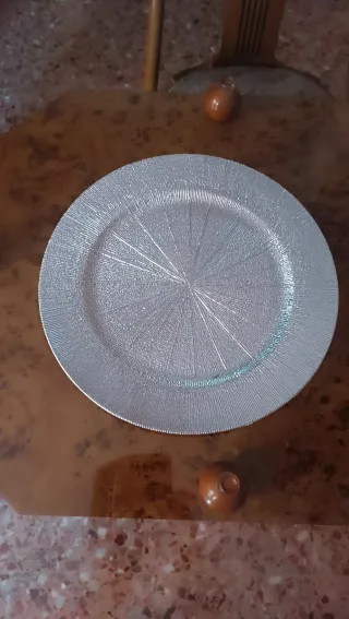 Bajoplato o bandeja plateada decorativa