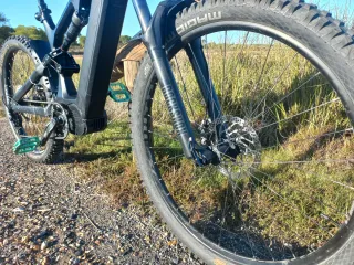 Bicicleta eléctrica cuadro de carbono