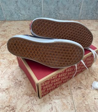 Zapatillas Vans Altas Negras y Blancas