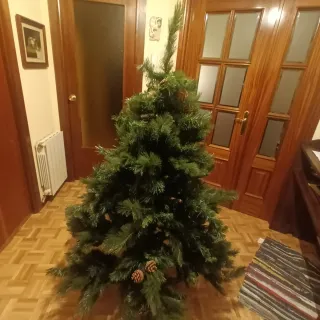Árbol de Navidad con Piñas