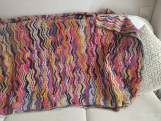 Manta artesanal de lana multicolor