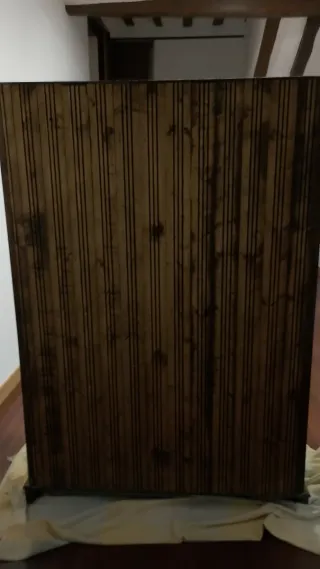 Alacena madera maciza con puertas de cristal