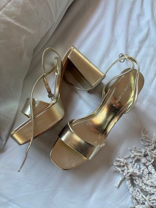 Tacones dorados plataforma talla 41