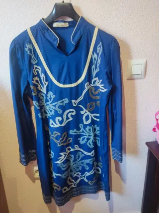 Vestido azul bordado vintage