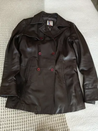 Cazadora de piel marrón