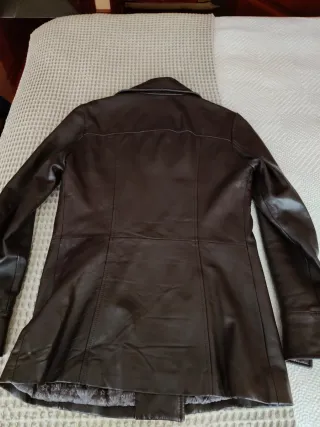 Cazadora de piel marrón