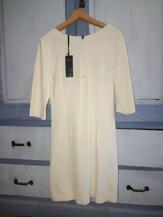 Vestido beige con botones