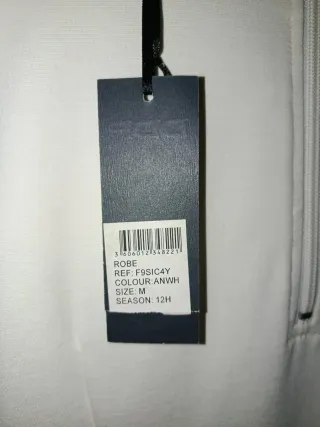 Vestido beige con botones