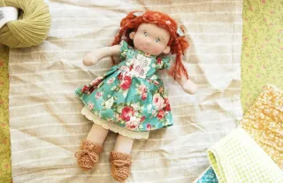 Bambola di pezza fatta a mano, gioco per bambina