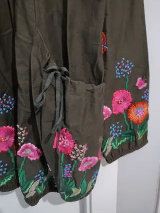 Blusita/Casaca Bordada Flores