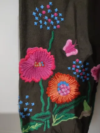 Blusita/Casaca Bordada Flores