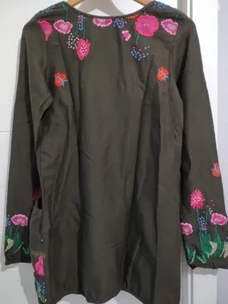 Blusita/Casaca Bordada Flores