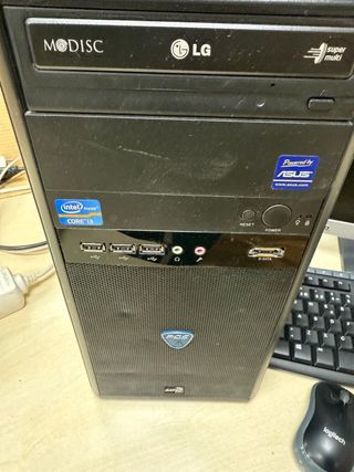 Pack ordenador completo + pantalla BenQ + teclado