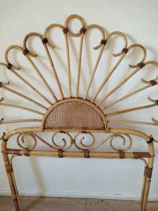 Cabecero de bambú y ratán estilo abanico
