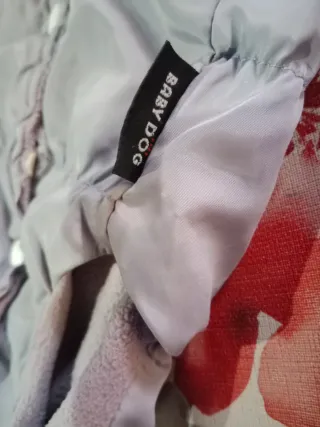 Chaqueta para perro gris y blanco