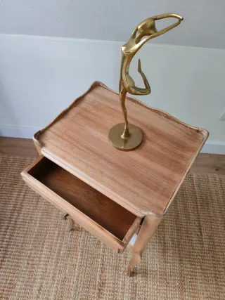 Mesita velador francesa madera y metal