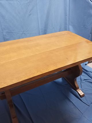 Mesa de madera rústica