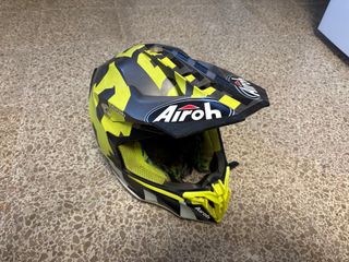 Casco Airoh Twist Amarillo/Negro