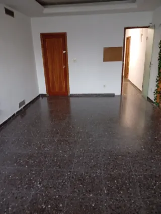Oficina primera planta.sin ascensor.610689086.