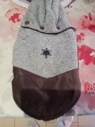 Chaqueta para perro marrón y gris