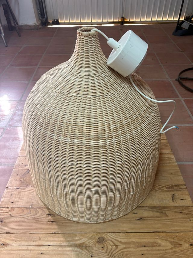 Lámpara de ratán colgante IKEA