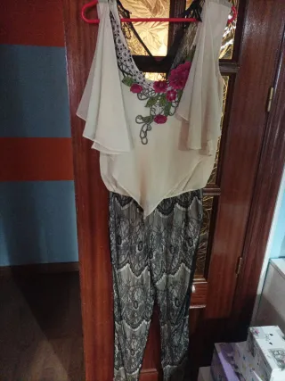 Mono flamenco beige y negro
