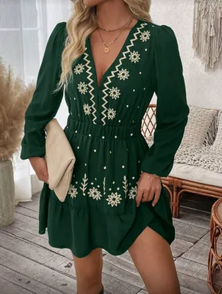 Vestido verde bordado talla M