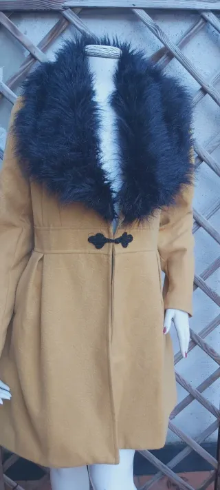 Cappotto Adrom fashion con collo pelliccia