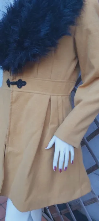 Cappotto Adrom fashion con collo pelliccia