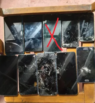 Lote 9 cellulari per pezzi