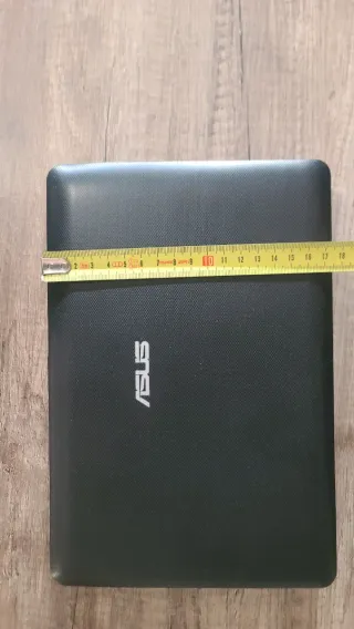 Asus Eee PC 7 Netbook