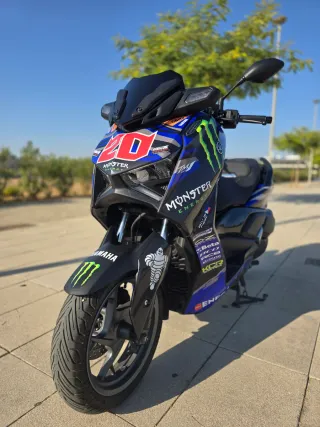 Yamaha XMAX 300 Tech MAX 9000 km