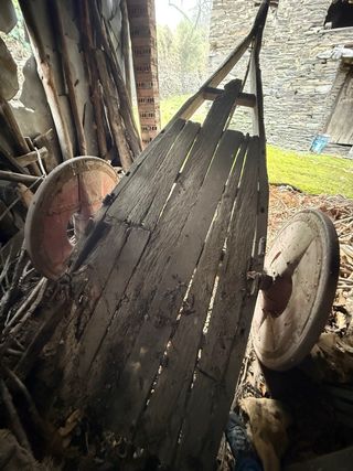 Carro de madera antiguo de Ourense, Galicia