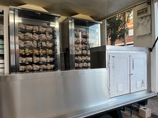 Camión asador de pollos