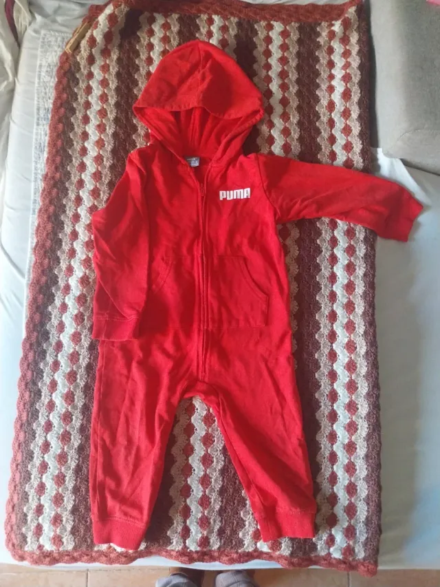 Mono Puma con capucha rojo 2-3 años