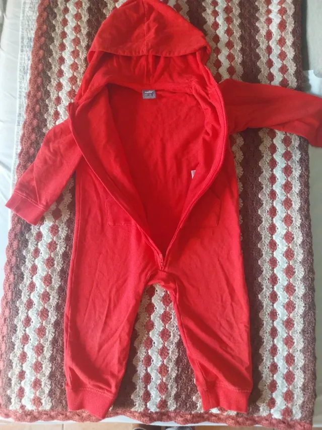 Mono Puma con capucha rojo 2-3 años