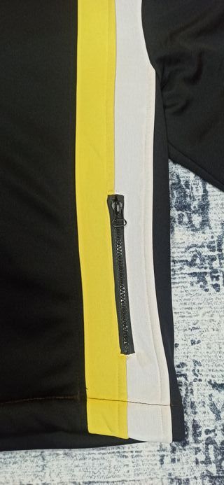 Chaqueta Vintage Estilo Neopreno Negra y Amarilla