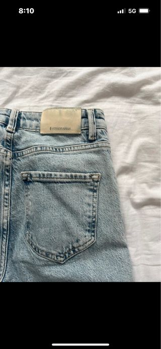 Vaqueros campana Stradivarius azul claro