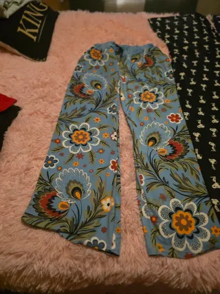 Lote Ropa Tienda Rosa y Roja