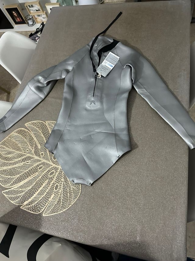 Neopreno plateado Oysho Talla M