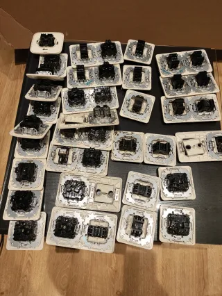 Enchufes e interruptores Niessen 2271