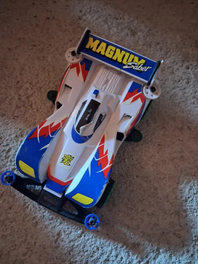 Macchinina Magnum Saber