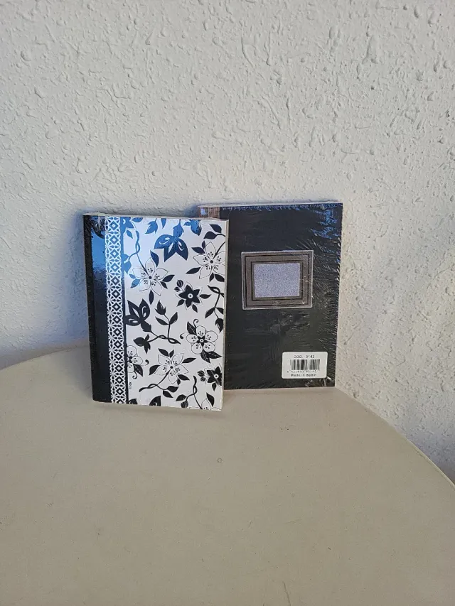 Libretas con diseño floral. Tapa dura